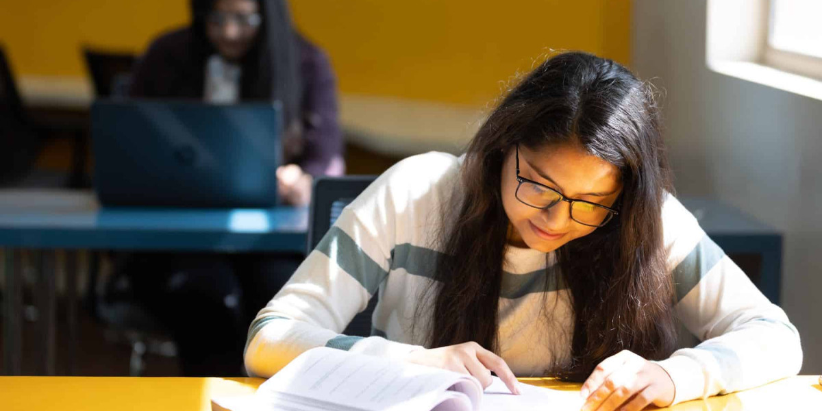 How Do You Write a New Paragraph Using Useful Linking Words?