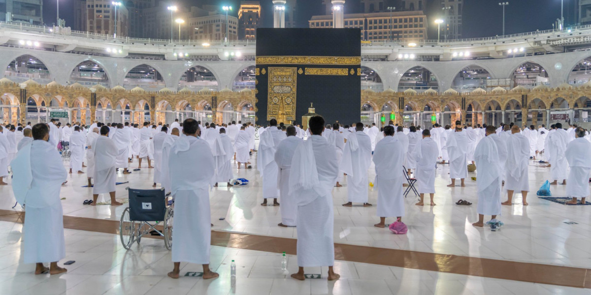 From Niyyah to Arafat: Choosing the Right Hajj Package